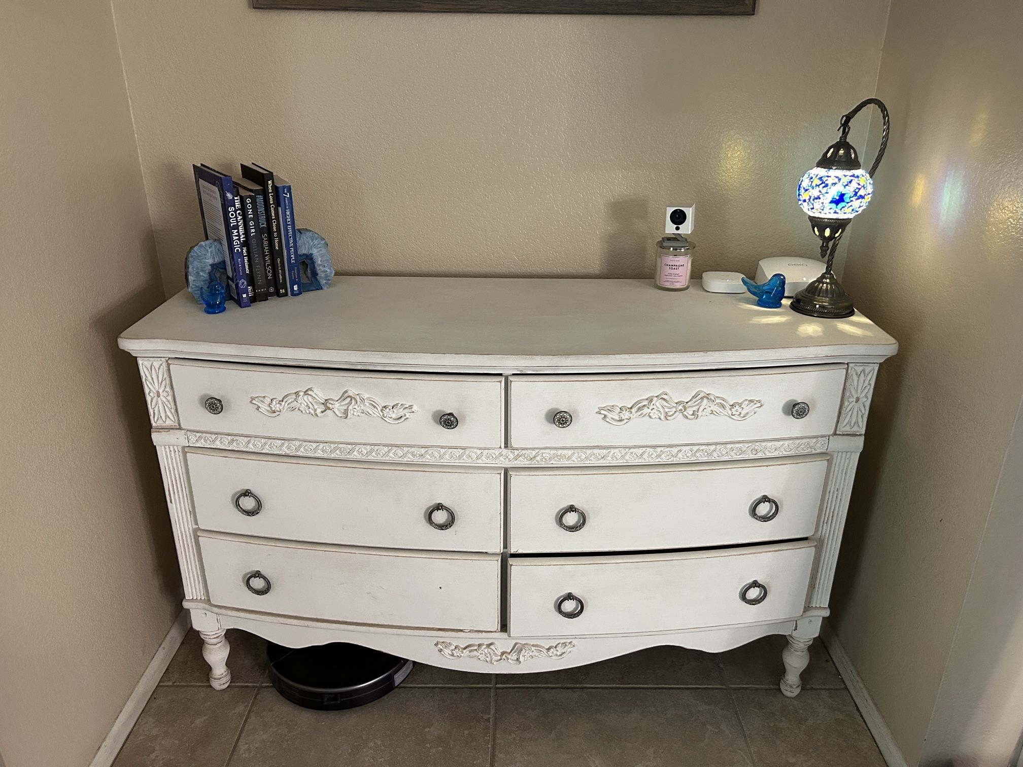Dressed With Matching Mirror White Distressed