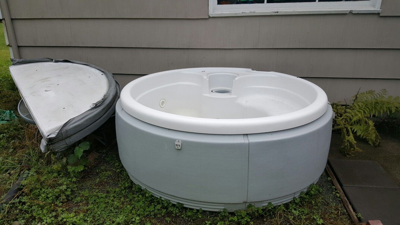 110 volt hot tub with cover