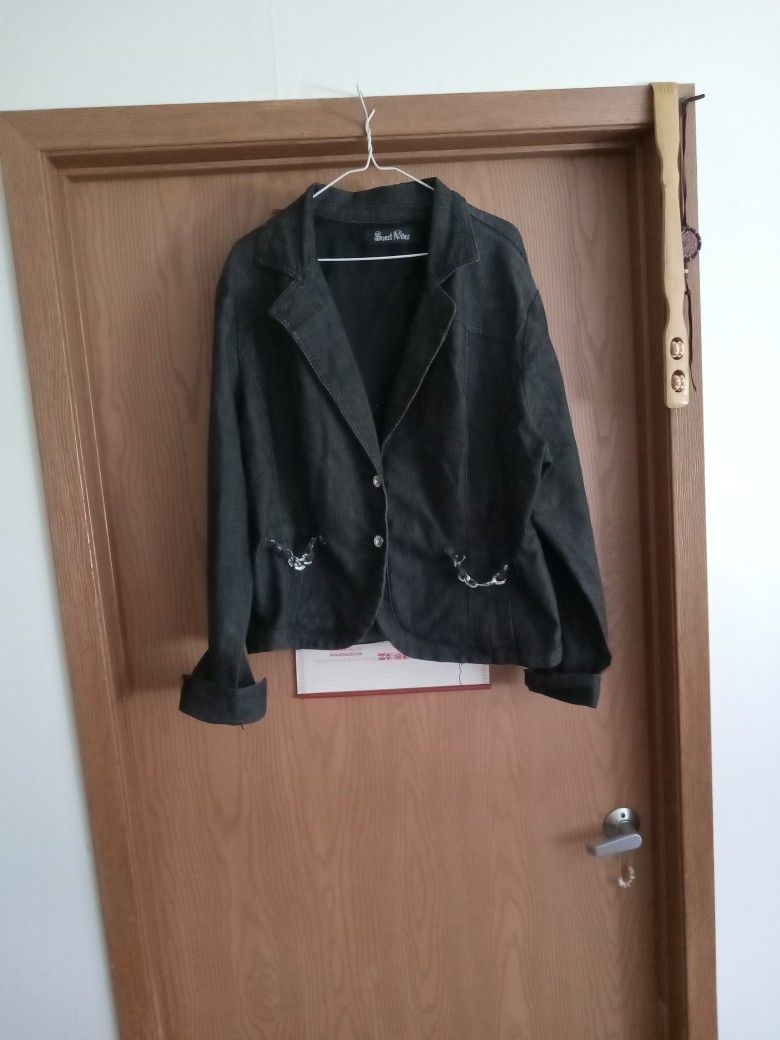 BRAND NEW JEAN JACKET