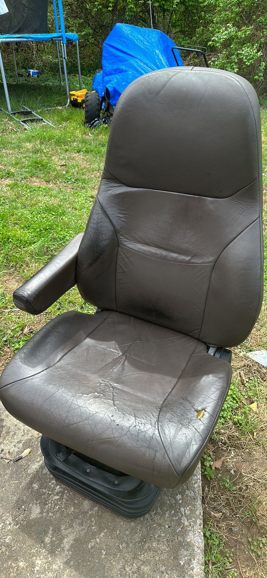  Semi Chair 