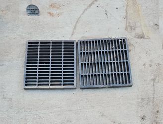 9 - 12"×12" plastic grates $5.00 ea
