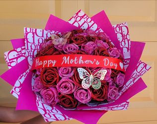 Pink and red rose bouquet