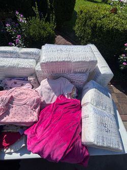 Women’s Clothes and Babies 77033