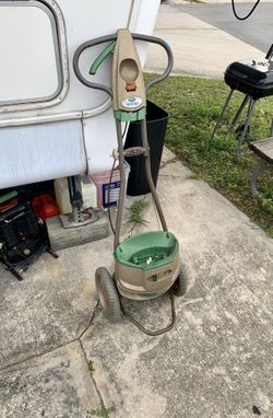 Scott's Snap Spreader - In great condition