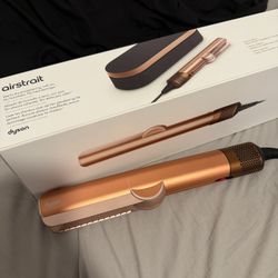 Dyson Airstrait 