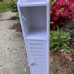 Bathroom storage cabinet