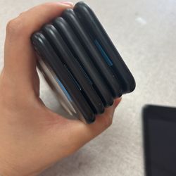 iPhone 7   unlock Good color, a bundle of 5 sold at a low price.