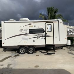 Trailer RV 22 Ft Hybrid 2015