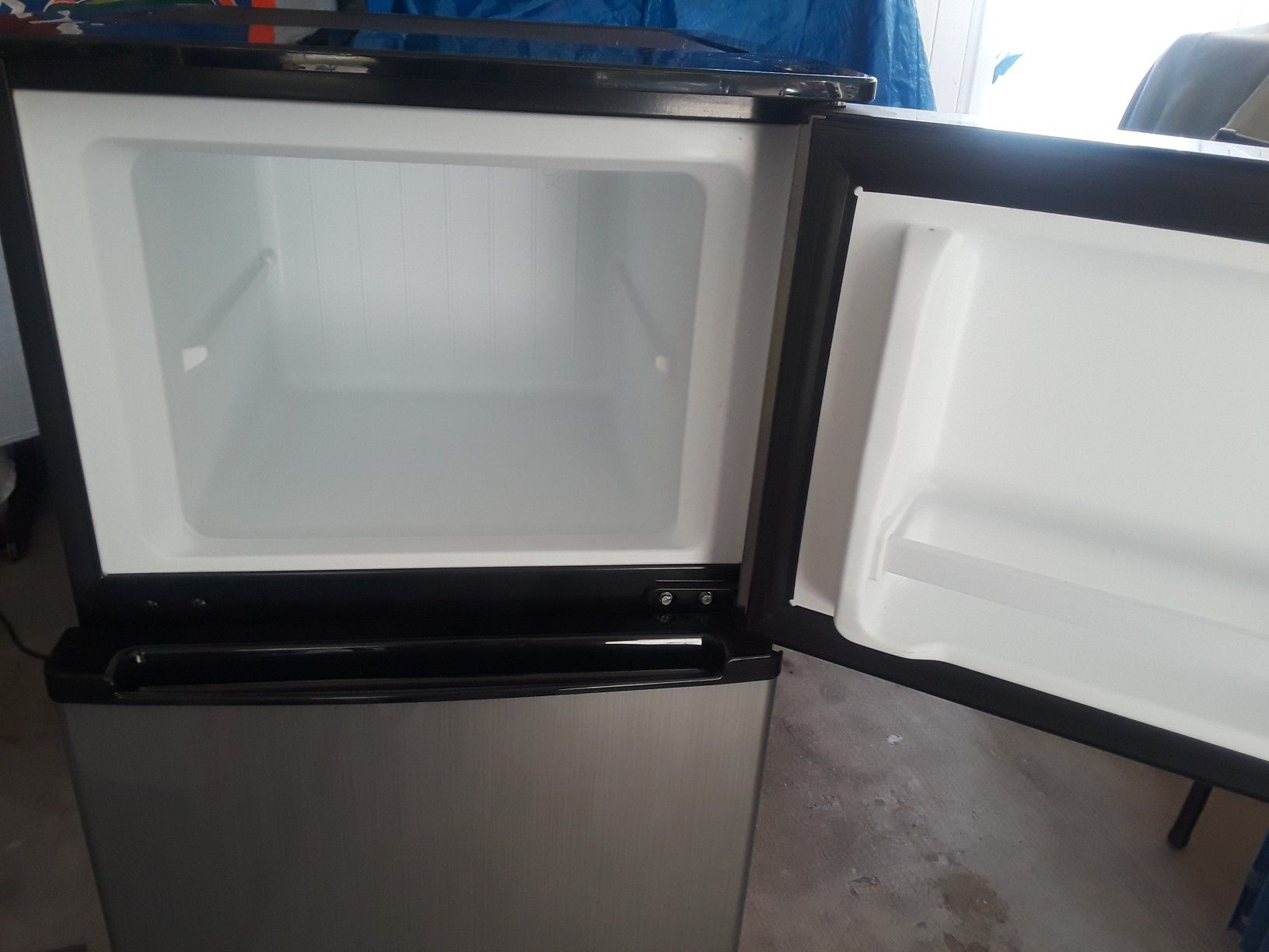 VISSANI 4.5 CU. FT. MINI FRIDGE REFRIGERATOR hvdr450se stainless for