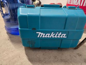 Makita KP0800 3-1/4 Inch Hand Planer Kit with Hard Case - Like New
