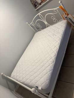 Full be metal frame and mattress (white)