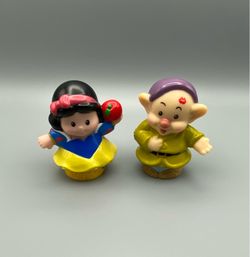2012 Fisher Price Little People Disney Princess Snow White & Dopey Set