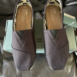 Toms Canvas Shoes