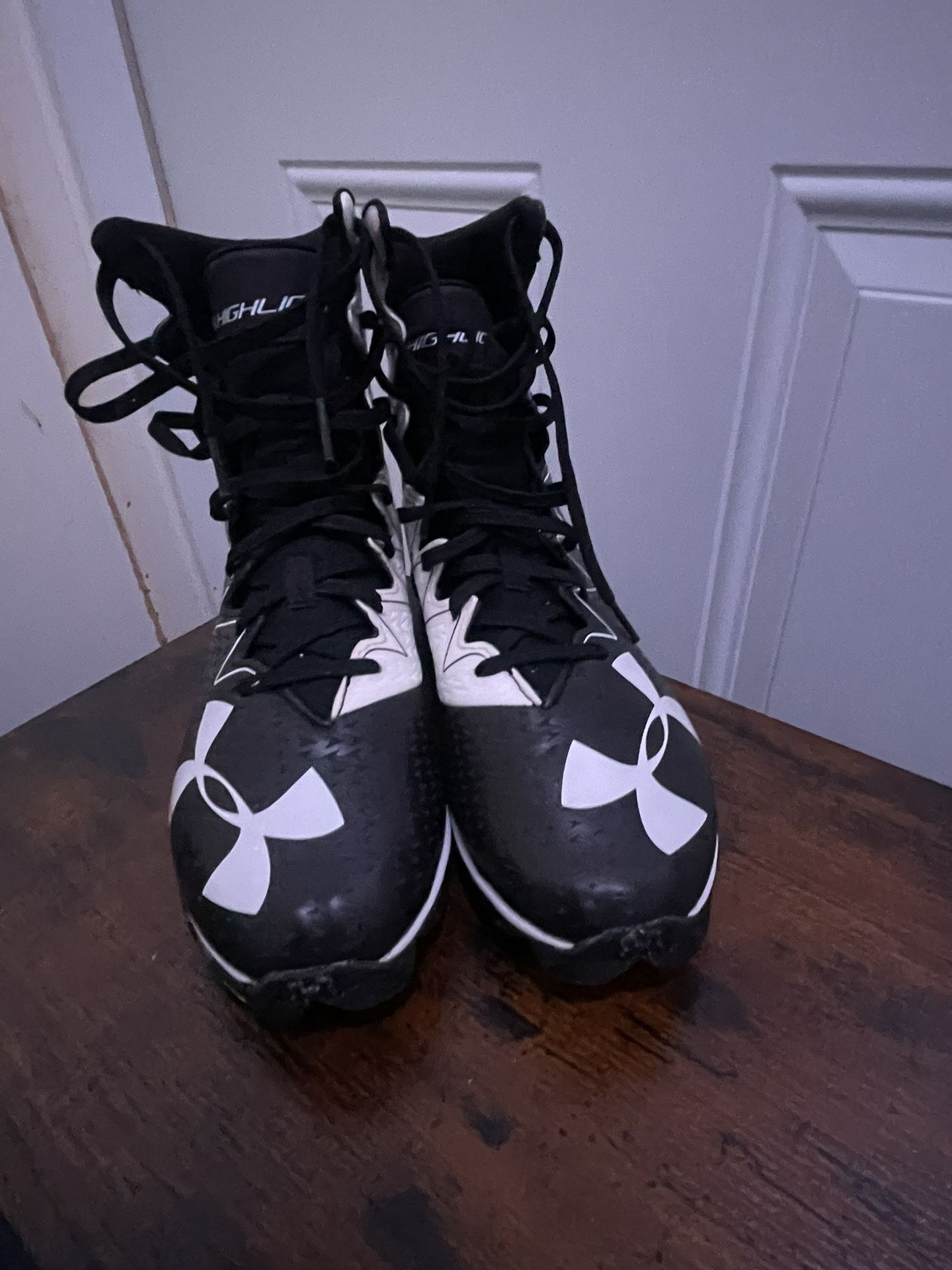 Under Armour Spotlight Hammer RM Football Cleats – Black/White, Used