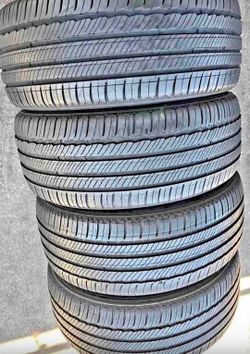 235 55 19 Michelin tires Con 80% de Vida Las 4