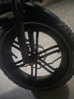 Fat Tire Bike Wheel with Knobby Tread