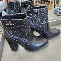 Women Boots 8