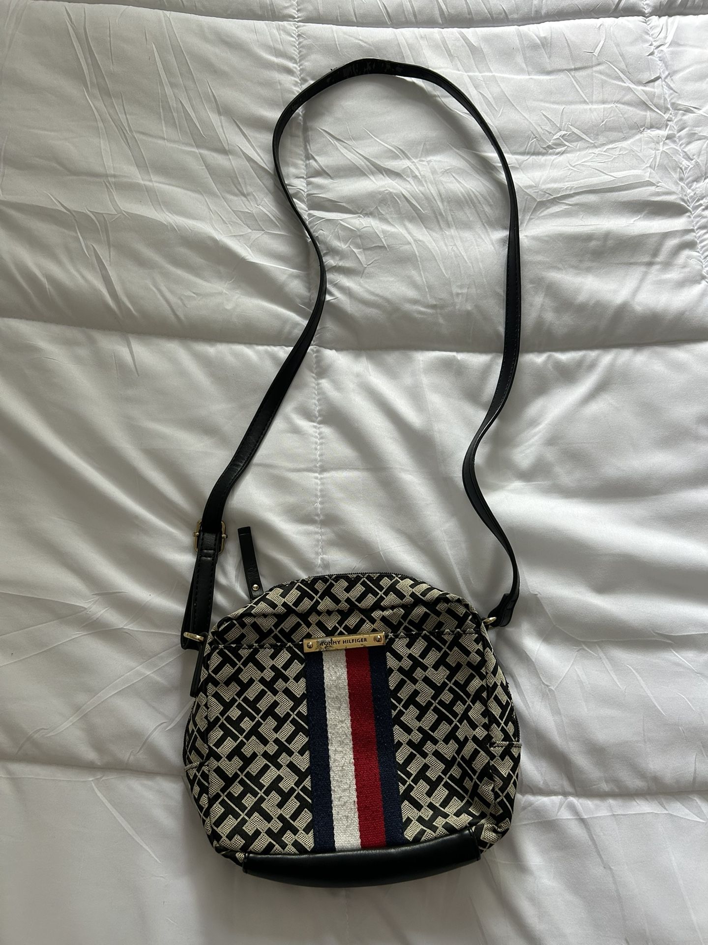 Used - Tommy Hilfiger Crossbody Bag