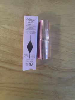 Charlotte Tilbury Pillow Talk Matte Revolution Lipstick