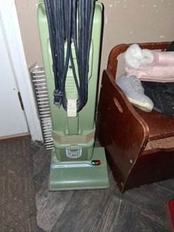 Lindhaus M30 Upright Vacuum Cleaner