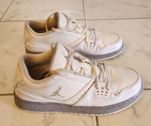 Nike Air Jordan 1 Flight Low sneakers in a white and grey colorway Size  7Y