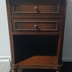 Louis Style End Table – French Cherry Finish – Vintage Romar Furniture Accent Table