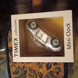 Collectible Old Time X Clock 