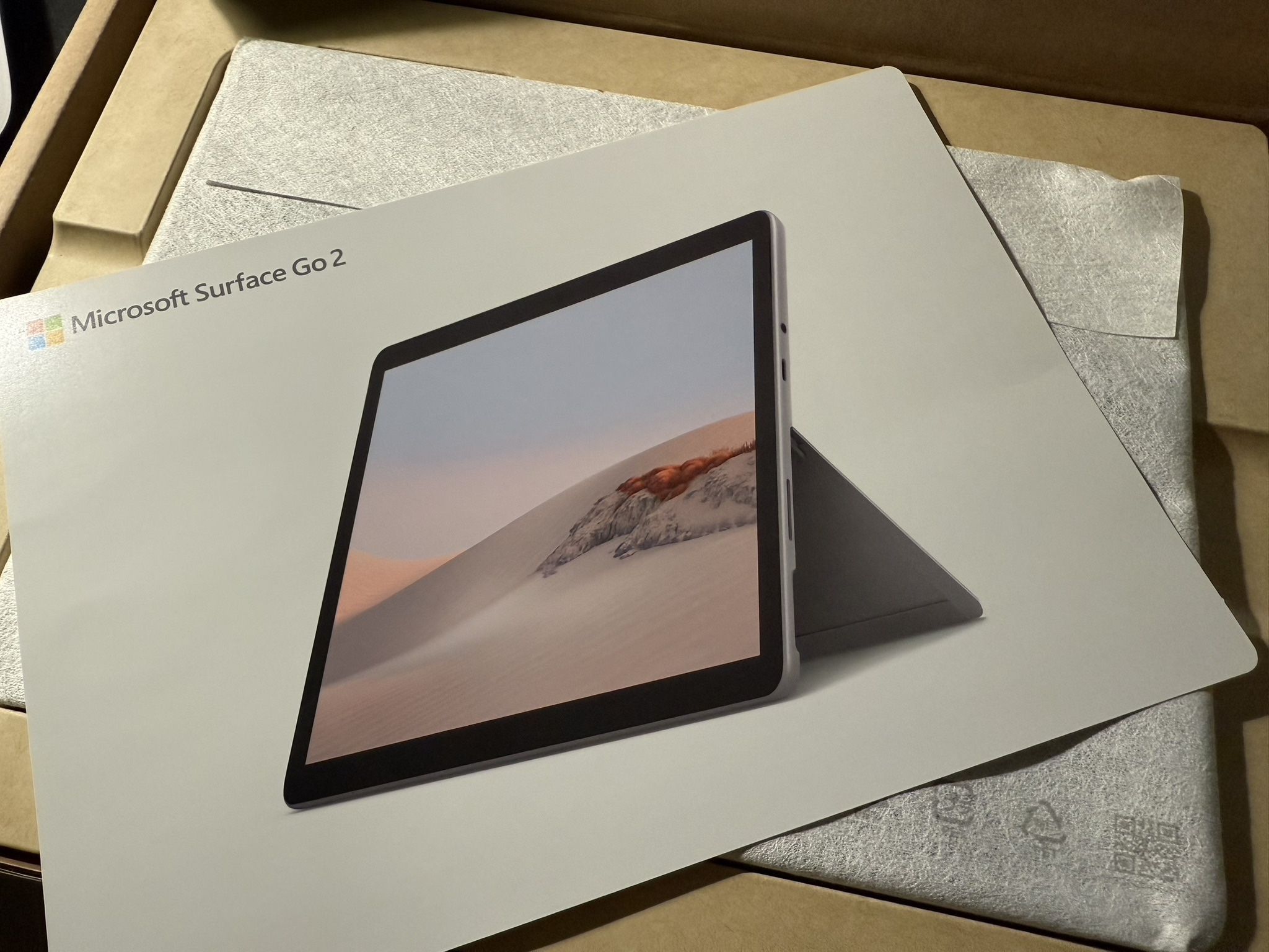 Microsoft Surface Go 2 - 10.5" Touch-Screen - Intel Pentium - 4GB Memory - 64GB - Wifi - Platinum