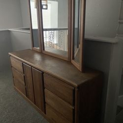 Room Cabinet With Mirror 