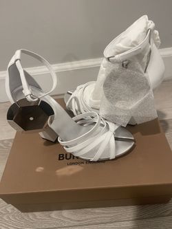 Burberry Whit Or Gray Leather Hove Heel Ankle Strap Sandals Size 37