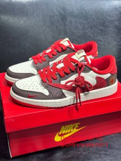 N.ike Dunk Low