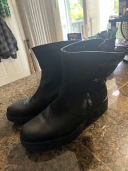 Great deal New Women’s Size 9 black Zara boot