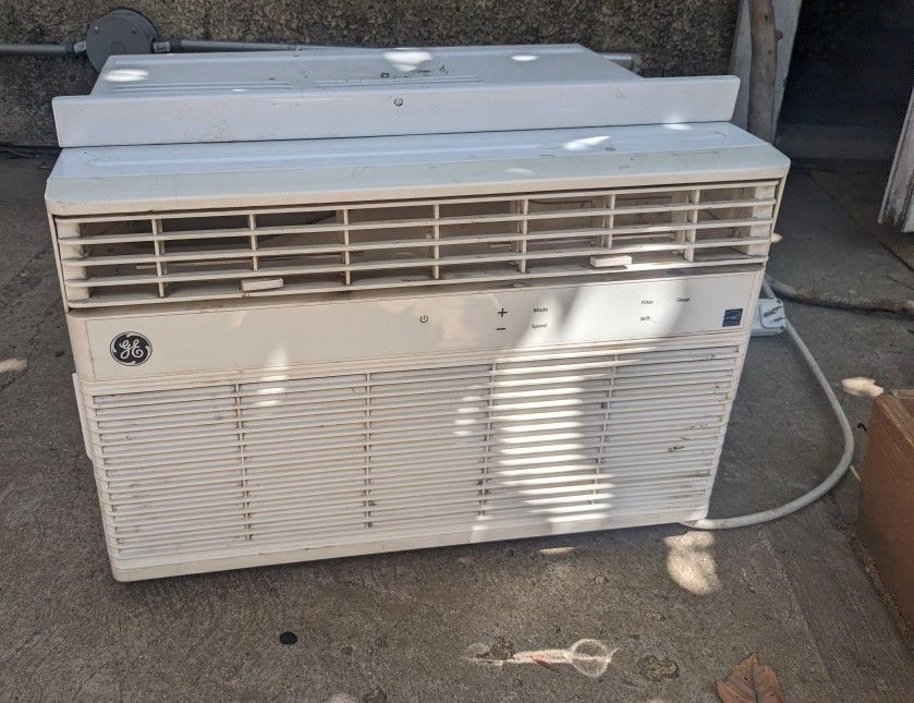 Used 8000 BTU GE ahc08lyw2