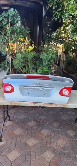 2003-2008 Toyota Corolla Trunk