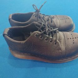 Dr Martens Women's 7 $35