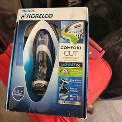 Philips Norelco Shaver 3100 PT724 ComfortCut Electric Razor  used ones