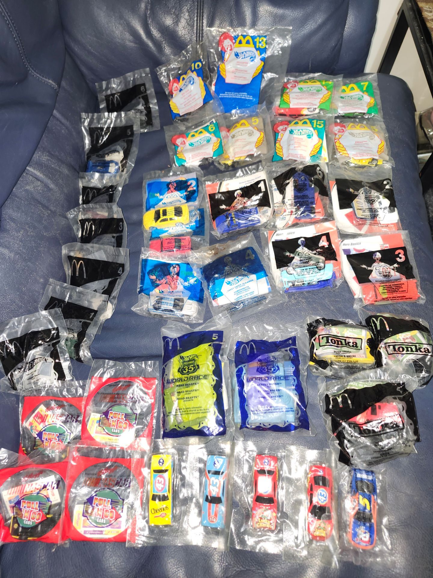 1999-01 McDonald's hot wheels toysets