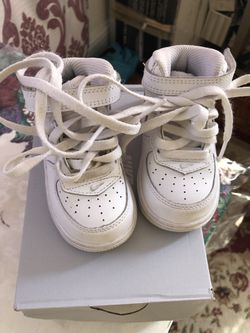 Off white toddlers Nike size 5c