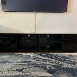Entertainment center / Tv Stand $100