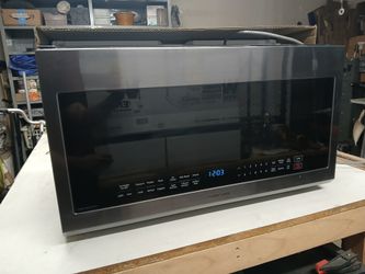 Samsung 30" Microwave Over-the-Range 2020 Model ME21M706BAG Vented