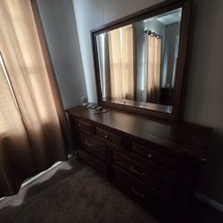 Bed Room Dresser Set