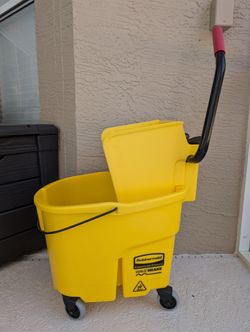 Commercial Grade Mop Bucket