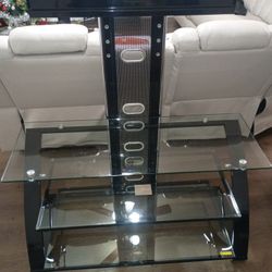 Tv Stand with a Tv Mount and 3 Shelves 