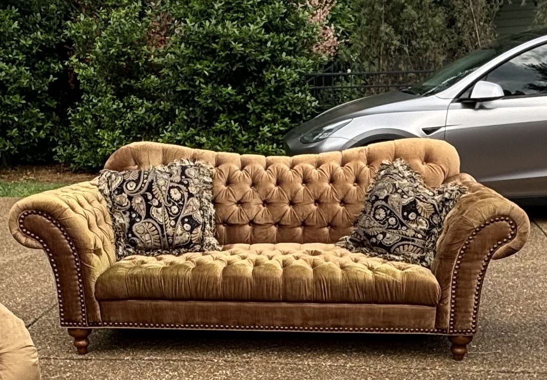 Brittany Loveseat