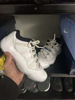 Jordan 11s Size 9 Legend Blues 