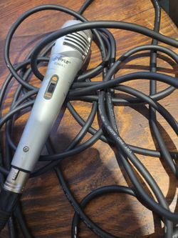 Microphone With Brand New Cord . 