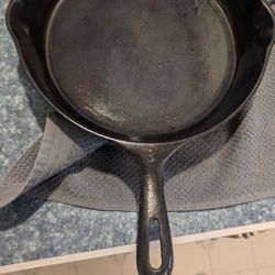 10 1/2" Cast Iron Skillet