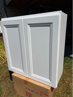 Kitchen cabinet