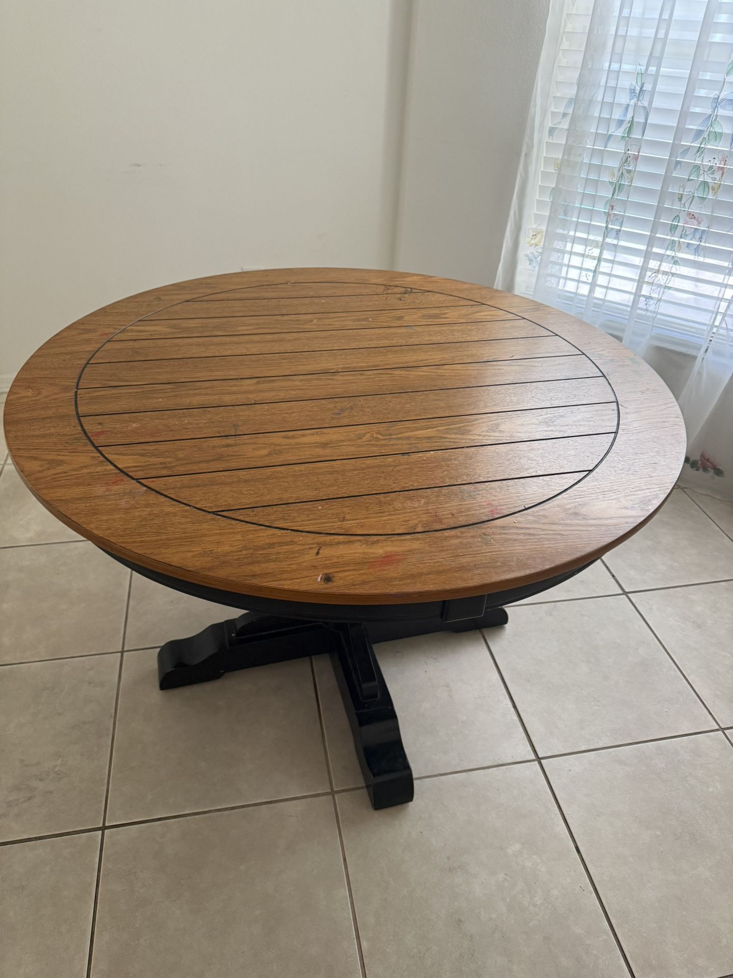 Wood Table And Chairs 