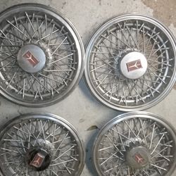 Hubcaps For A 86 Cutlass Supreme